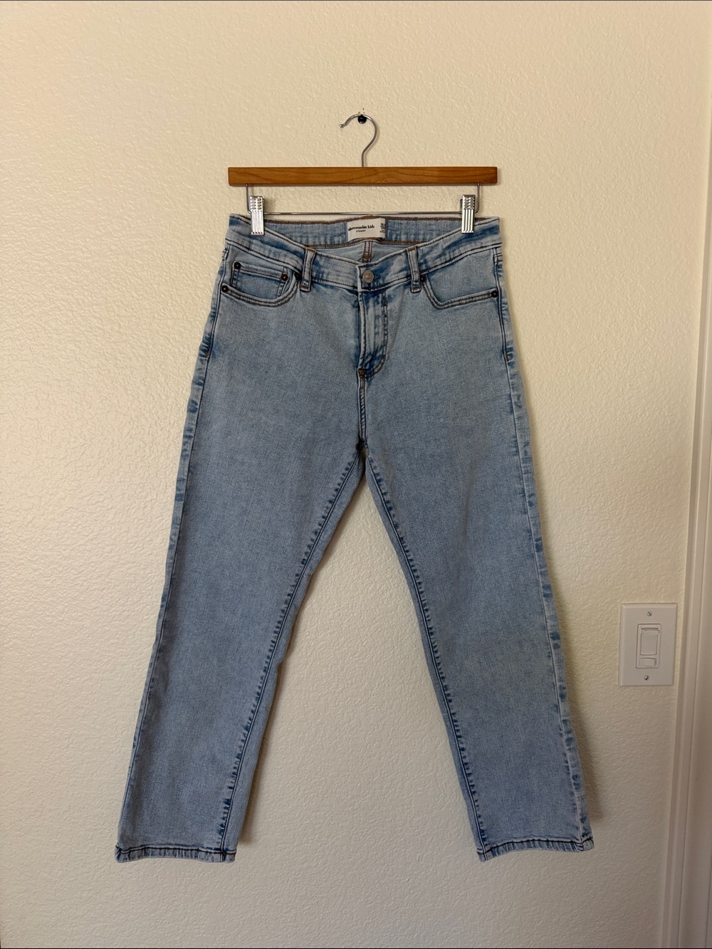 New abercrombie kids Light Blue Straight-Leg Jeans 15/16 short